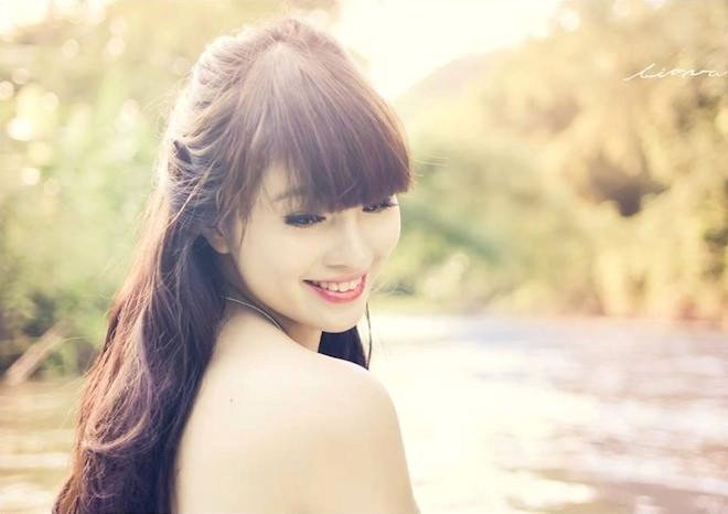 Hot girl 9X quyết chơi game hết đời